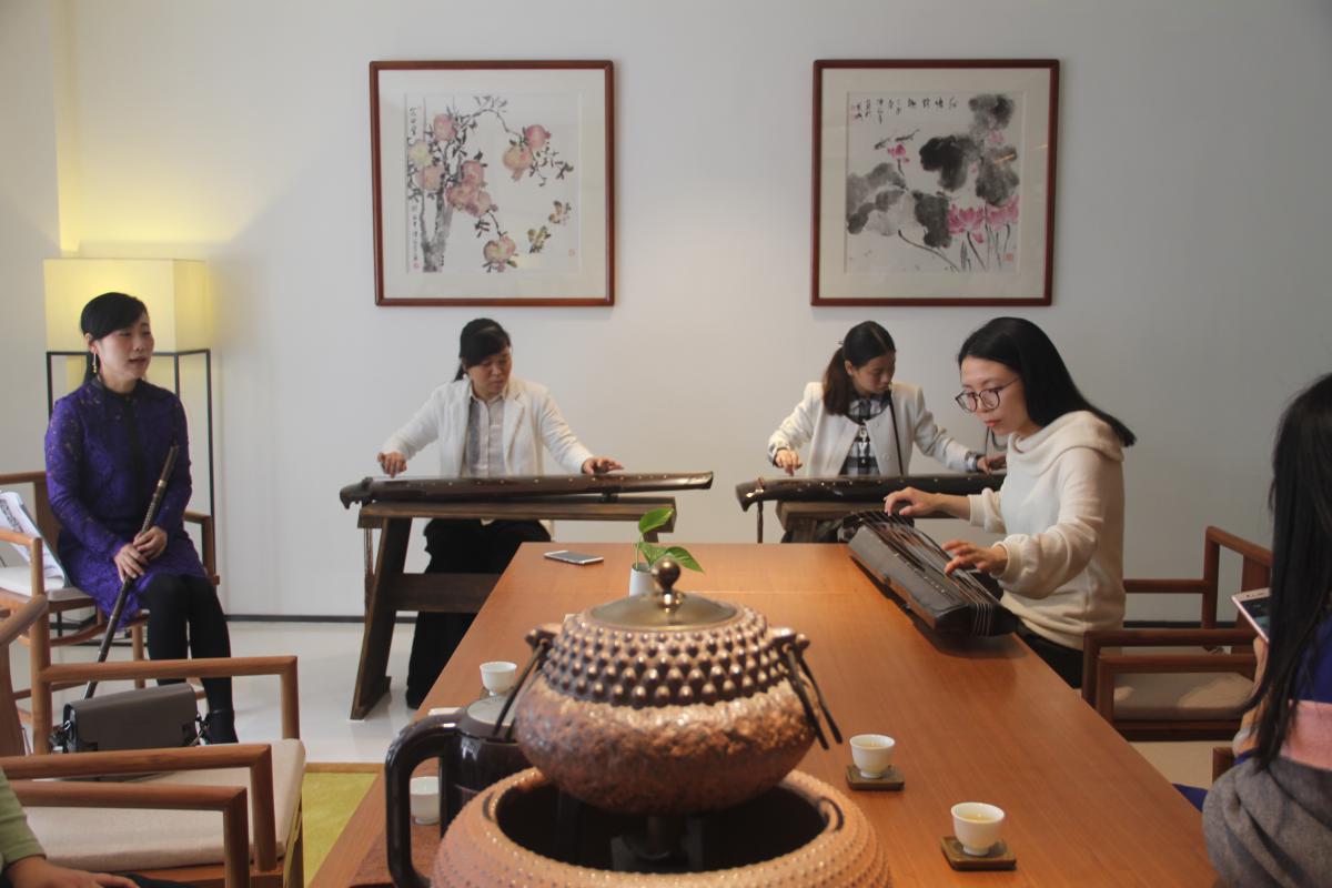 华师图书馆新空间博雅斋迎来首场古琴师生雅集