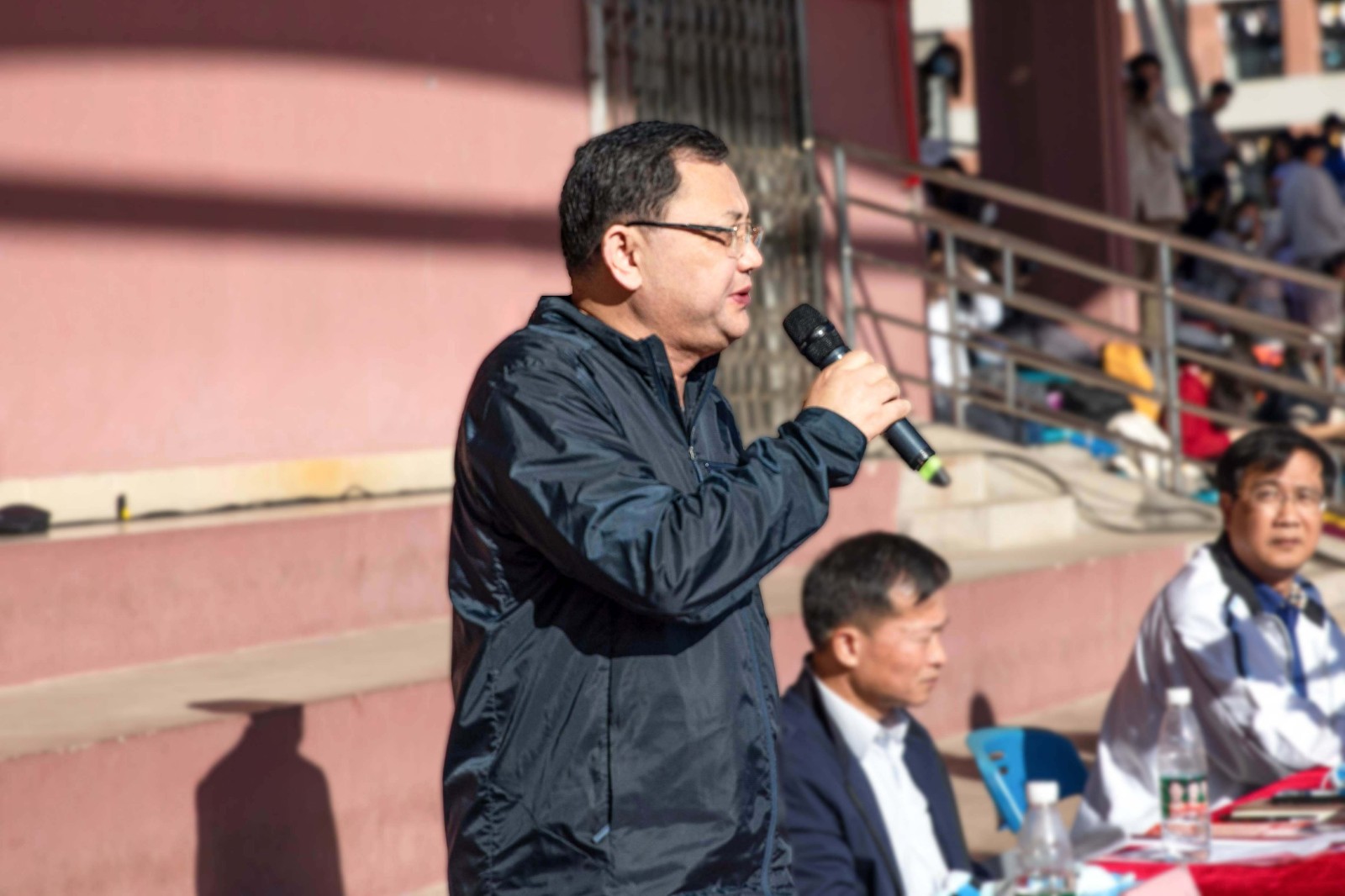 11.26校运会开幕式-王恩科校长宣布开幕（摄影：何欣佩）.jpg